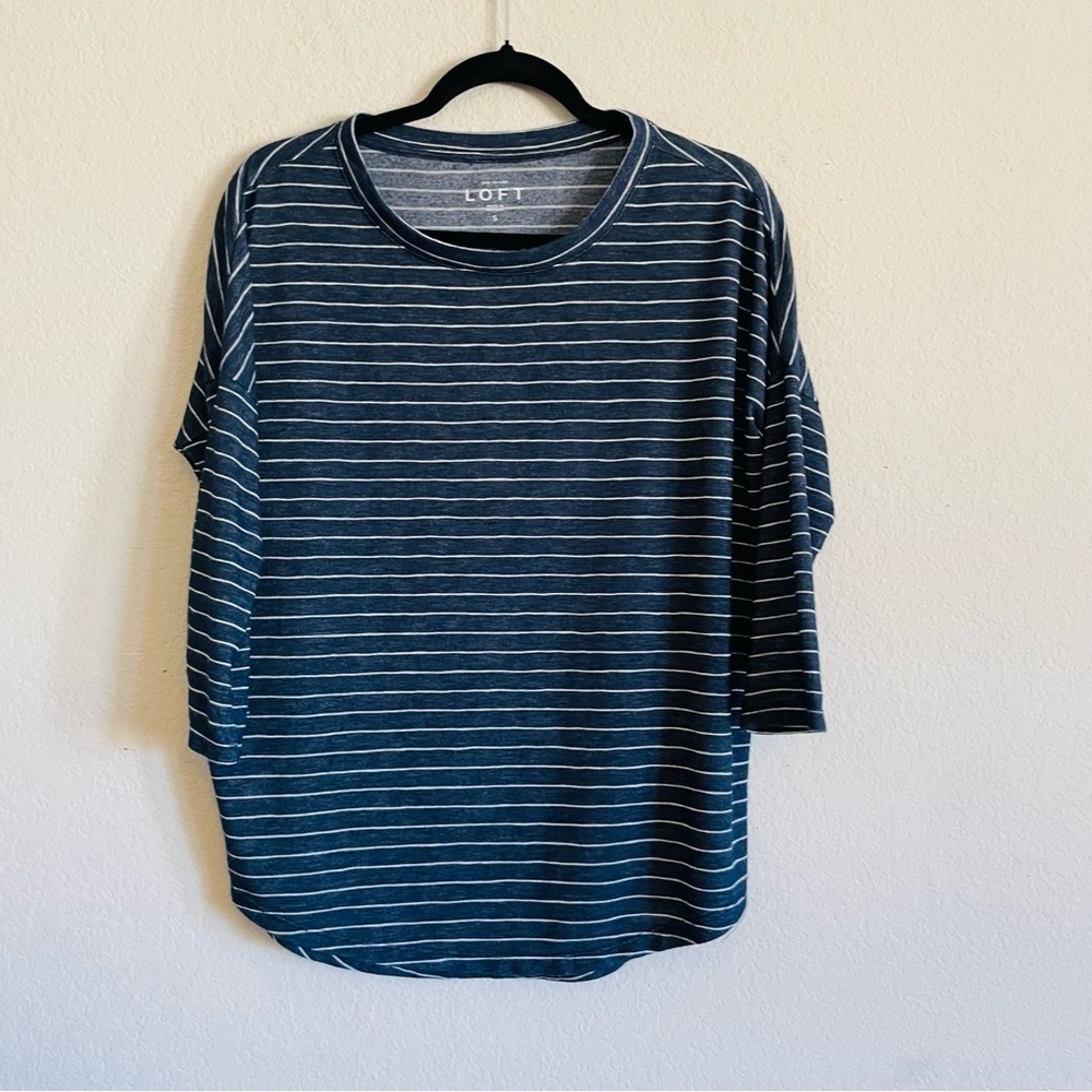 Ann Taylor LOFT Women's Blue Striped Top size S casual dropped sleeves everyday